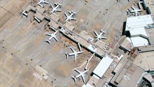 Dentro del aeropuerto de Melbourne: Bajo presión Dentro del aeropuerto de Melbourne: Bajo presión