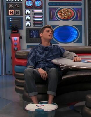 Henry Danger (T5): Ep.17 A tope con los topos Henry Danger (T5): Ep.17 A tope con los topos