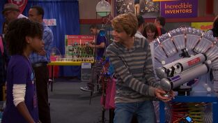 Henry Danger (T3): Ep.3 La máquina de gritos Henry Danger (T3): Ep.3 La máquina de gritos