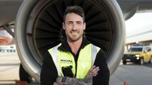 Dentro del aeropuerto de Melbourne: Técnicos especialistas