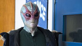 Resident Alien (T3): Ep.5 Tortolillo Resident Alien (T3): Ep.5 Tortolillo