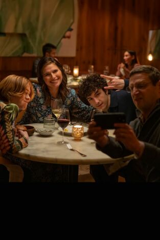 La empresa de las sillas (T1): Ep.1 J*der, cómo vuela el tiempo