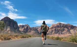 Maraton Man: Estados Unidos, vaqueros, indios y aliens en el desierto